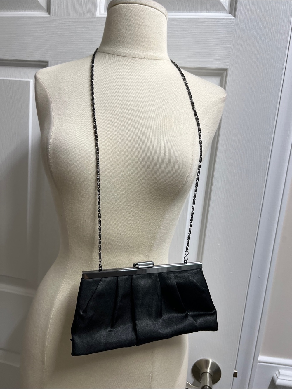Jacqueline Ferrar Black Satin Pleated Chain Clutch NWOT size 8.5x4x1.7